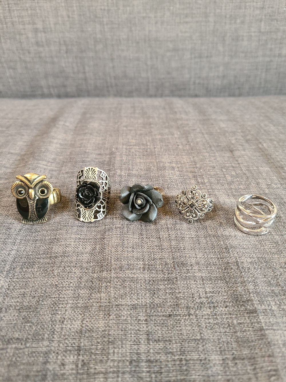 Vintage-Inspired Silver and Bronze Tone Floral and Filigree Ring Set of 5